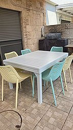 שולחן אלומיניום 1.35 ניפתח 2.70 כולל 6 כיסאות פלסטיק שולחן אלומיניום 1.35 ניפתח 2.70 כולל 6 כיסאות פלסטיק