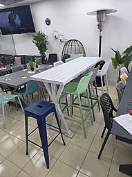 שולחן בר אלומיניום כולל 6 כיסאות פלסטיק פרייד שולחן בר אלומיניום כולל 6 כיסאות פלסטיק פרייד