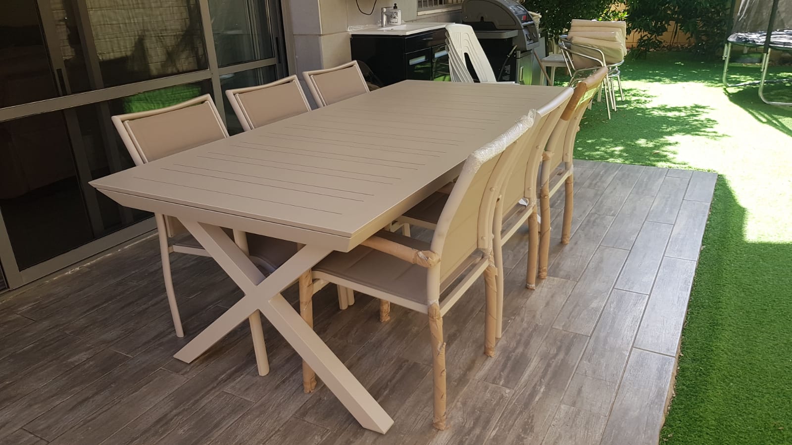 שולחן אוכל לגינה שולחן אוכל לגינה